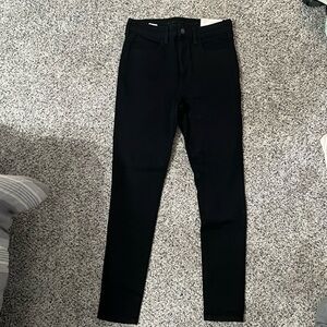 American Eagle Super High Rise Jegging - Size 8